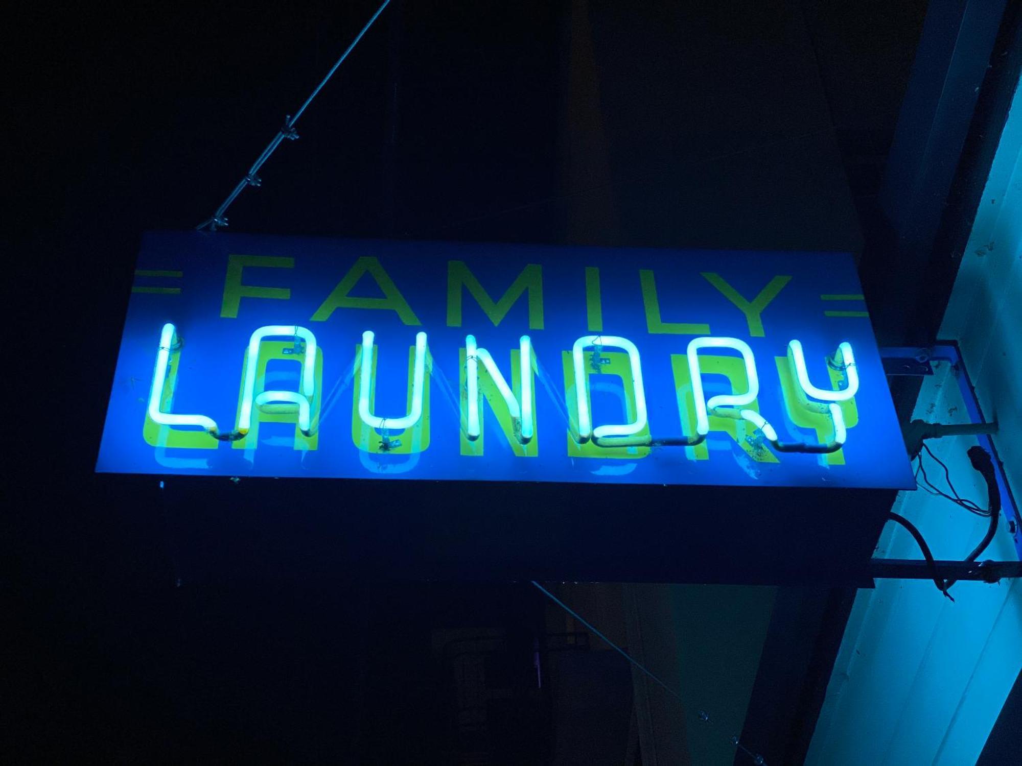 Family Laundry & Spa Sacramento Zewnętrze zdjęcie